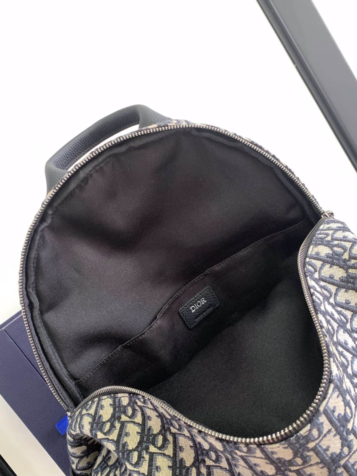 Dior 8 Backpack in Beige and Black Dior Oblique Jacquard - Image 5