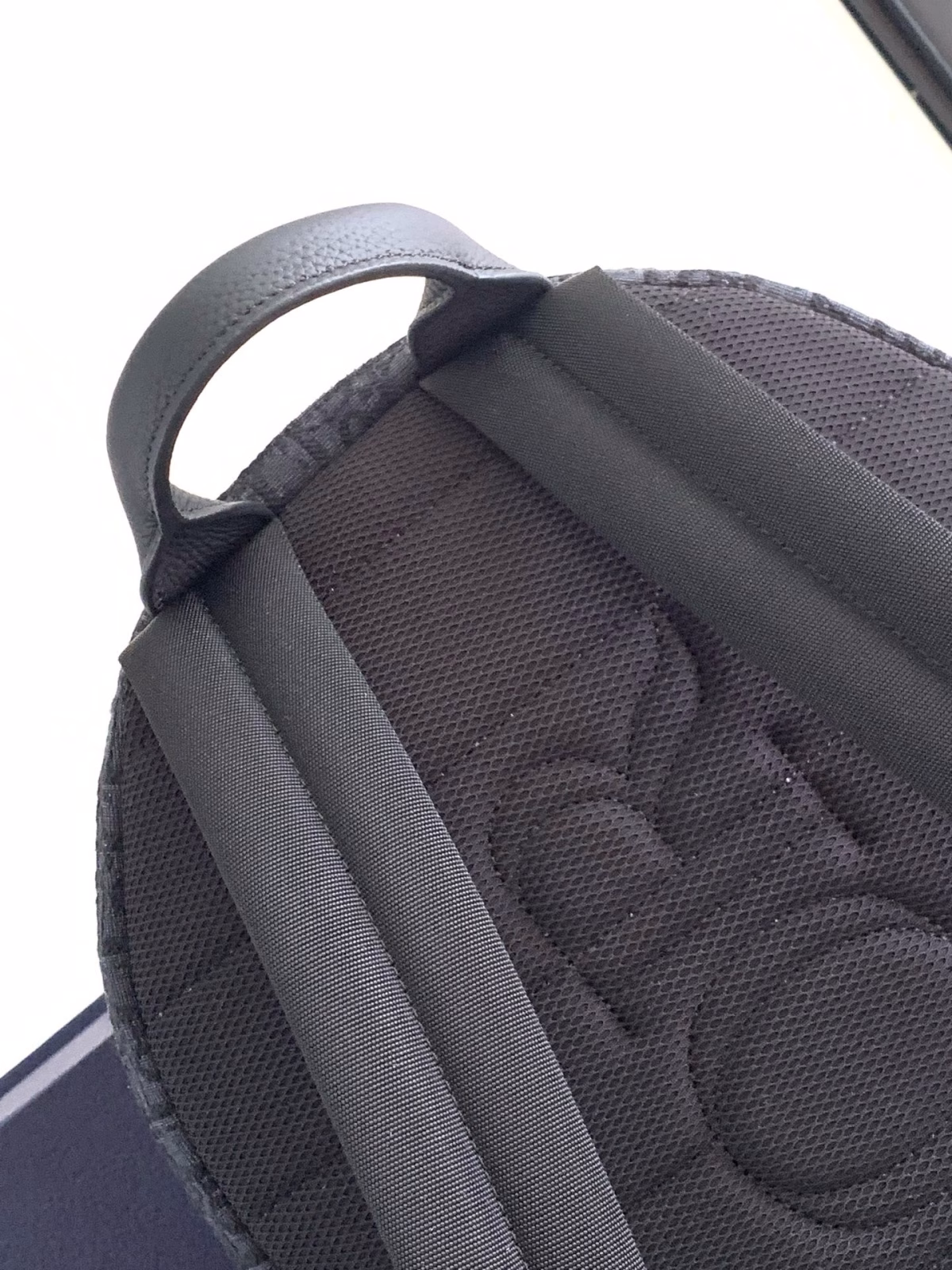 Dior 8 Backpack in Black Dior Oblique Jacquard - Image 2