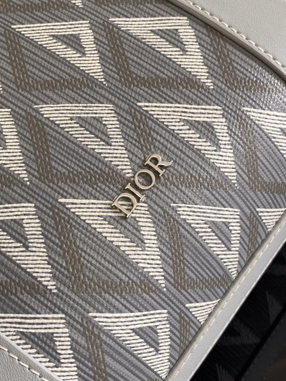 Dior Lingot Briefcase in Grey CD Diamond Canvas - Image 9