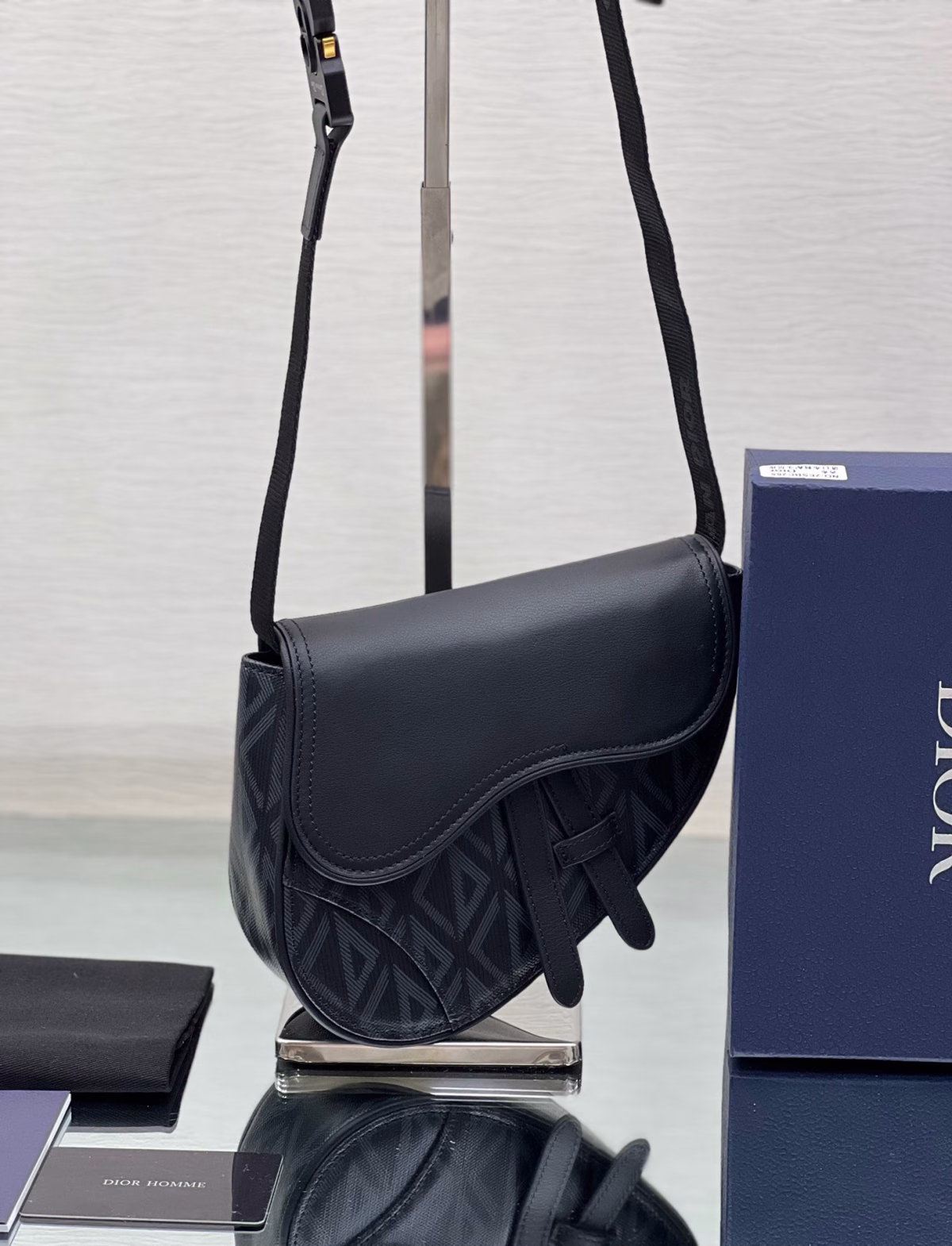 Dior Men's Mini Saddle Bag In Black CD Diamond Canvas - Image 4