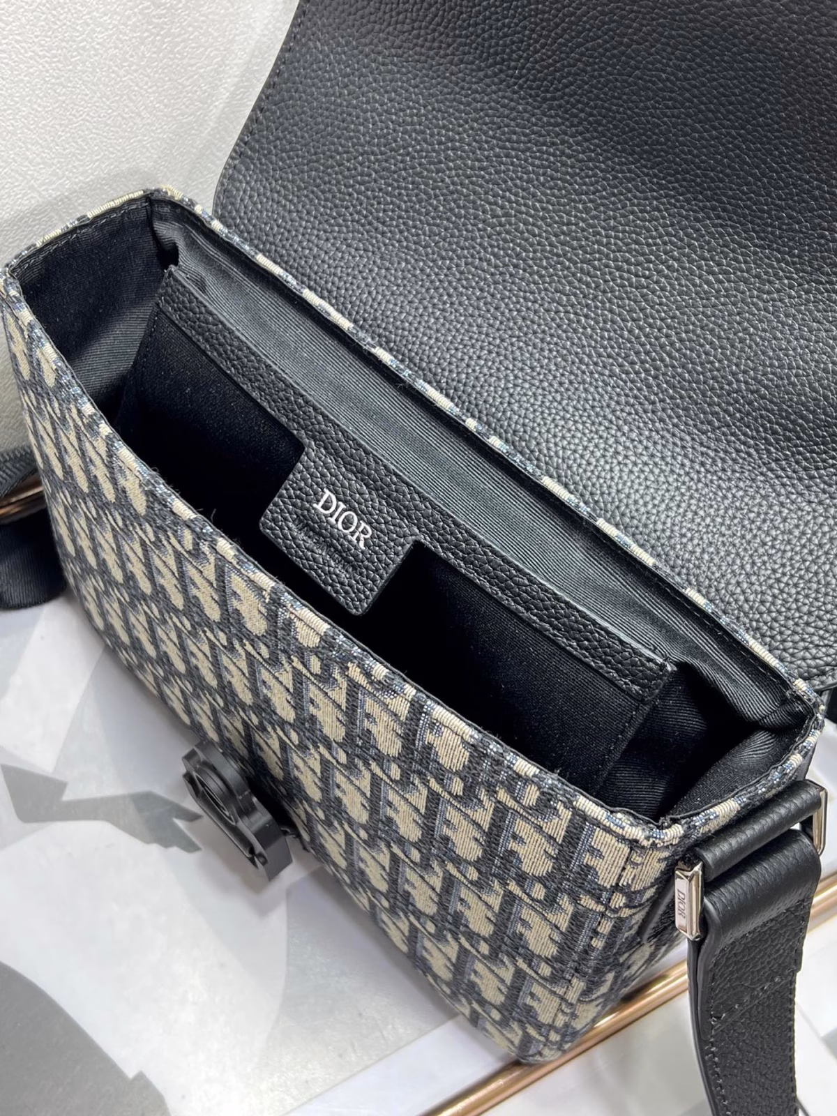 Dior Men's Mini Saddle Messenger Bag in Oblique Jacquard and Calfskin - Image 9