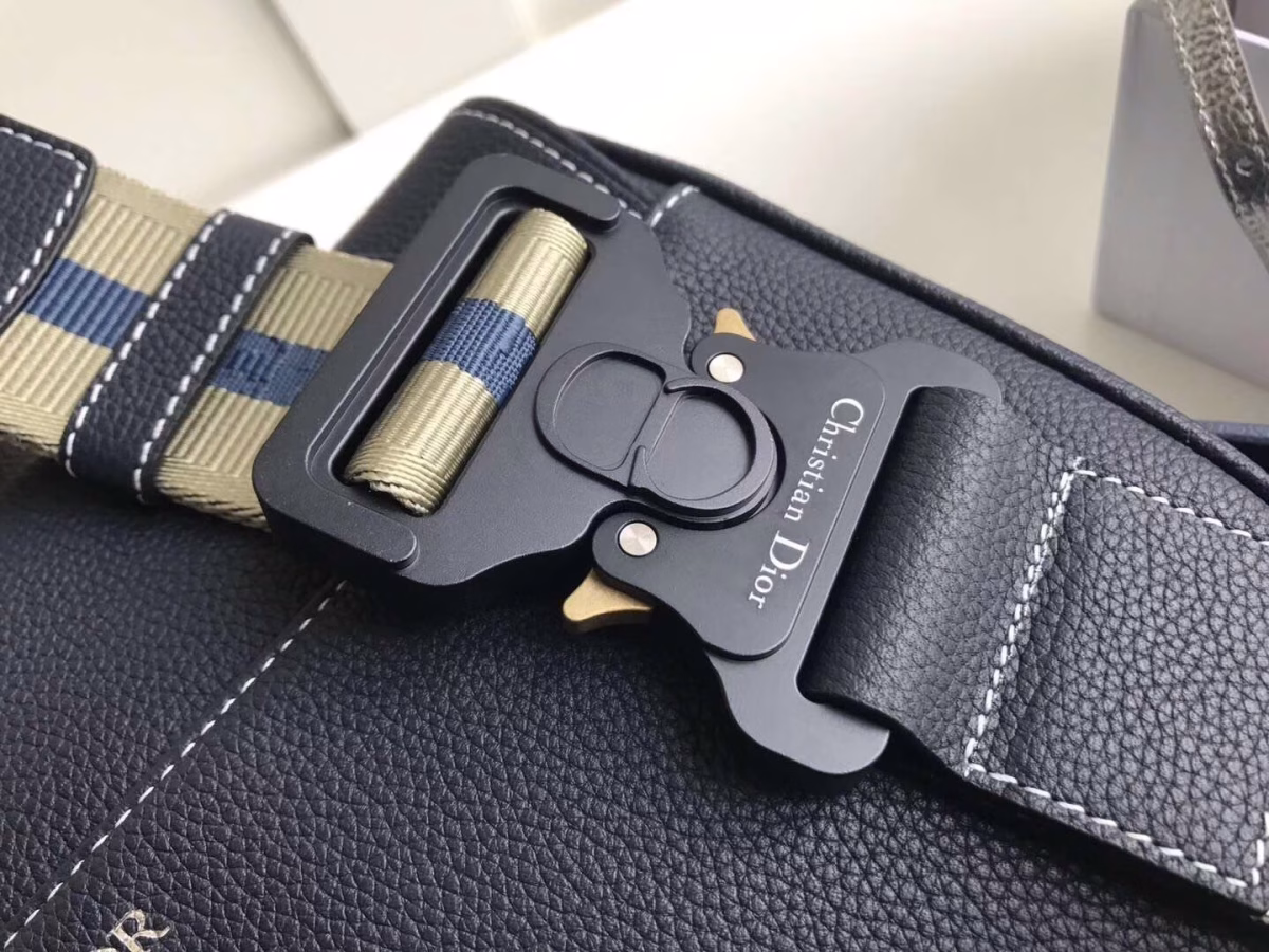 Dior Men's Saddle Belt Bag In Navy Grained Calfskin - Image 2