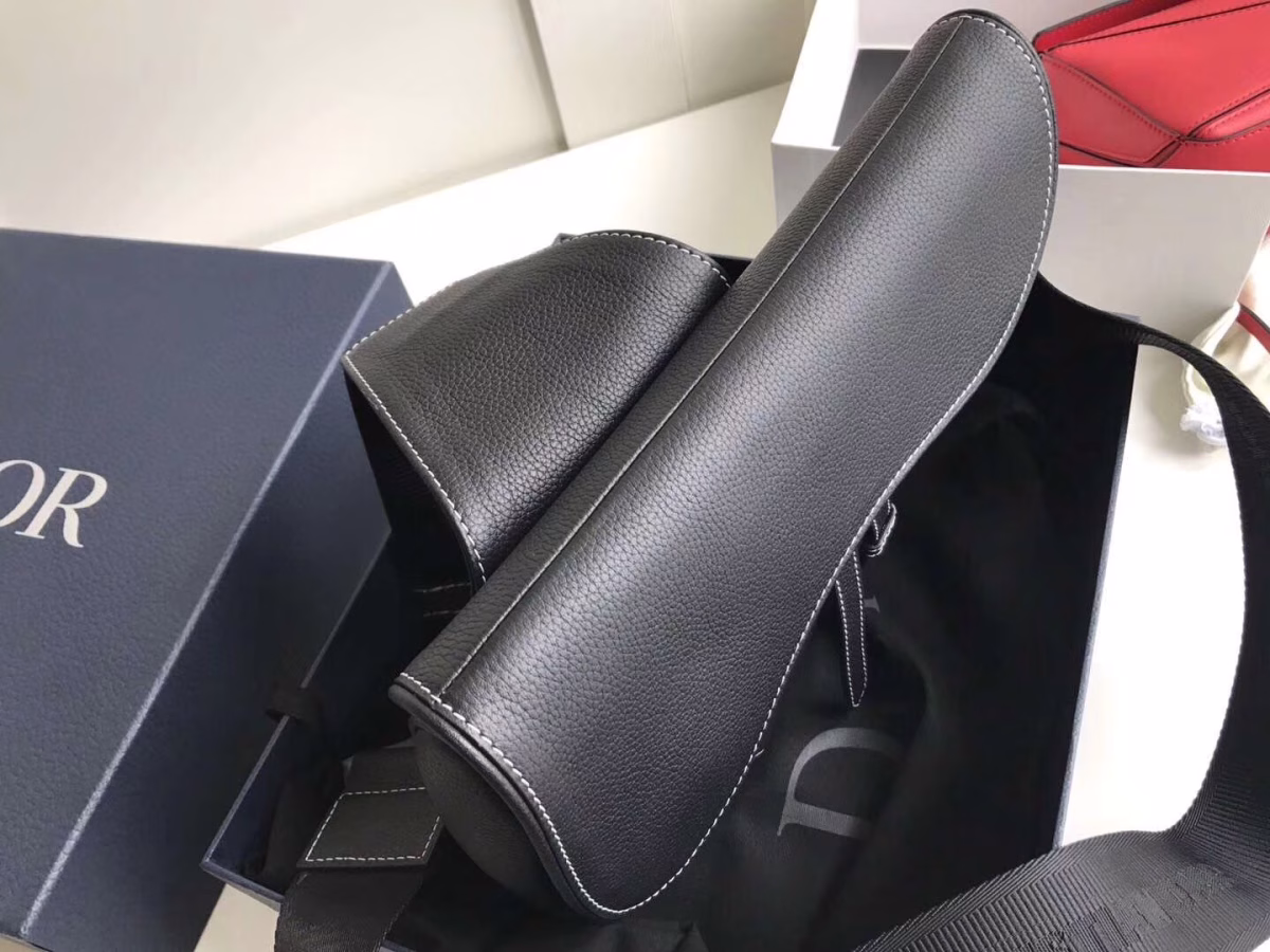 Dior Men's Saddle Belt Bag In Black Grained Calfskin - Image 6
