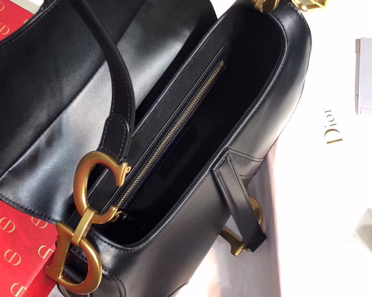 Dior Saddle Bag In Black Calfskin - Image 4
