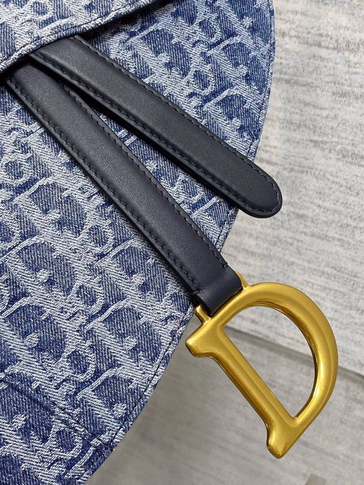 Dior Saddle Bag with Strap in Blue Denim Oblique Jacquard - Image 2