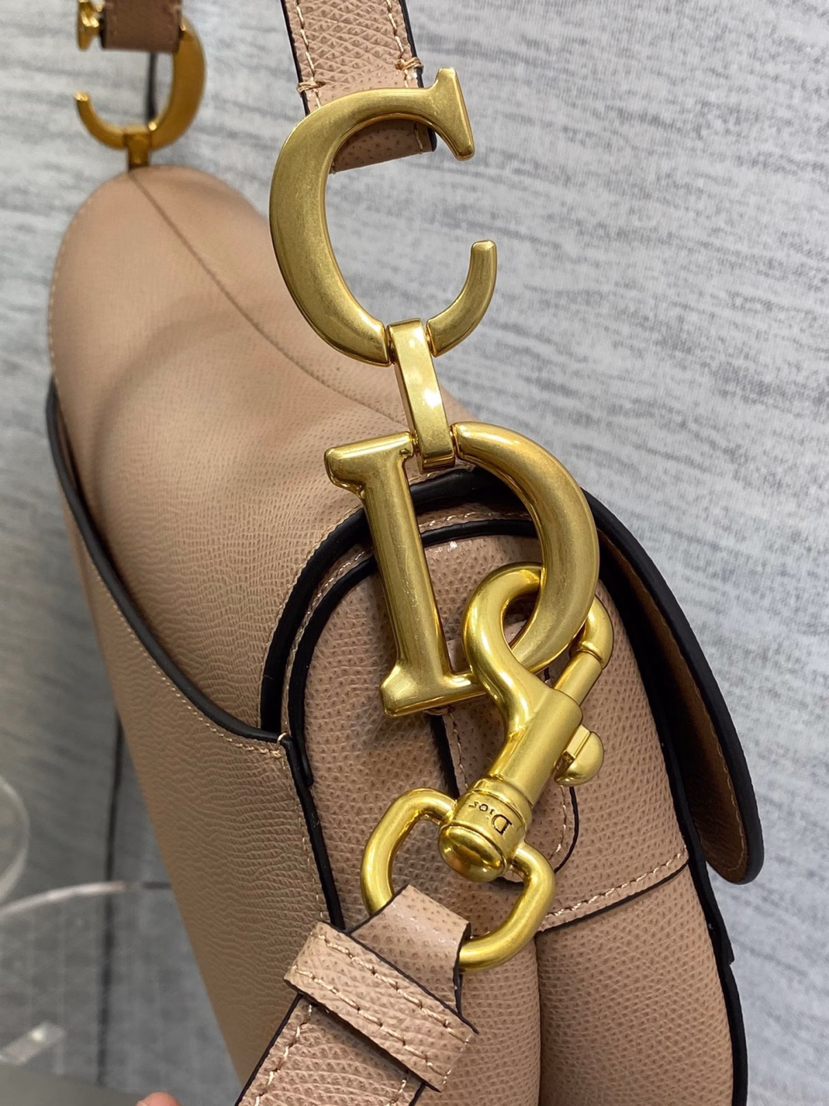 Dior Saddle Bag with Strap in Blush Grained Calfskin - Image 4