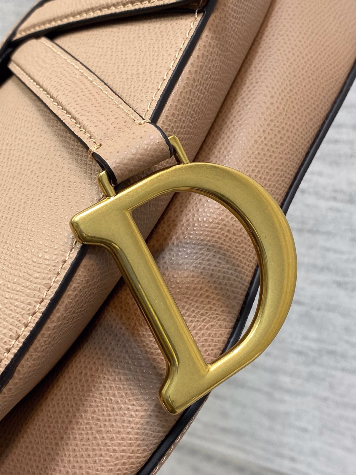 Dior Saddle Bag with Strap in Blush Grained Calfskin - Image 3