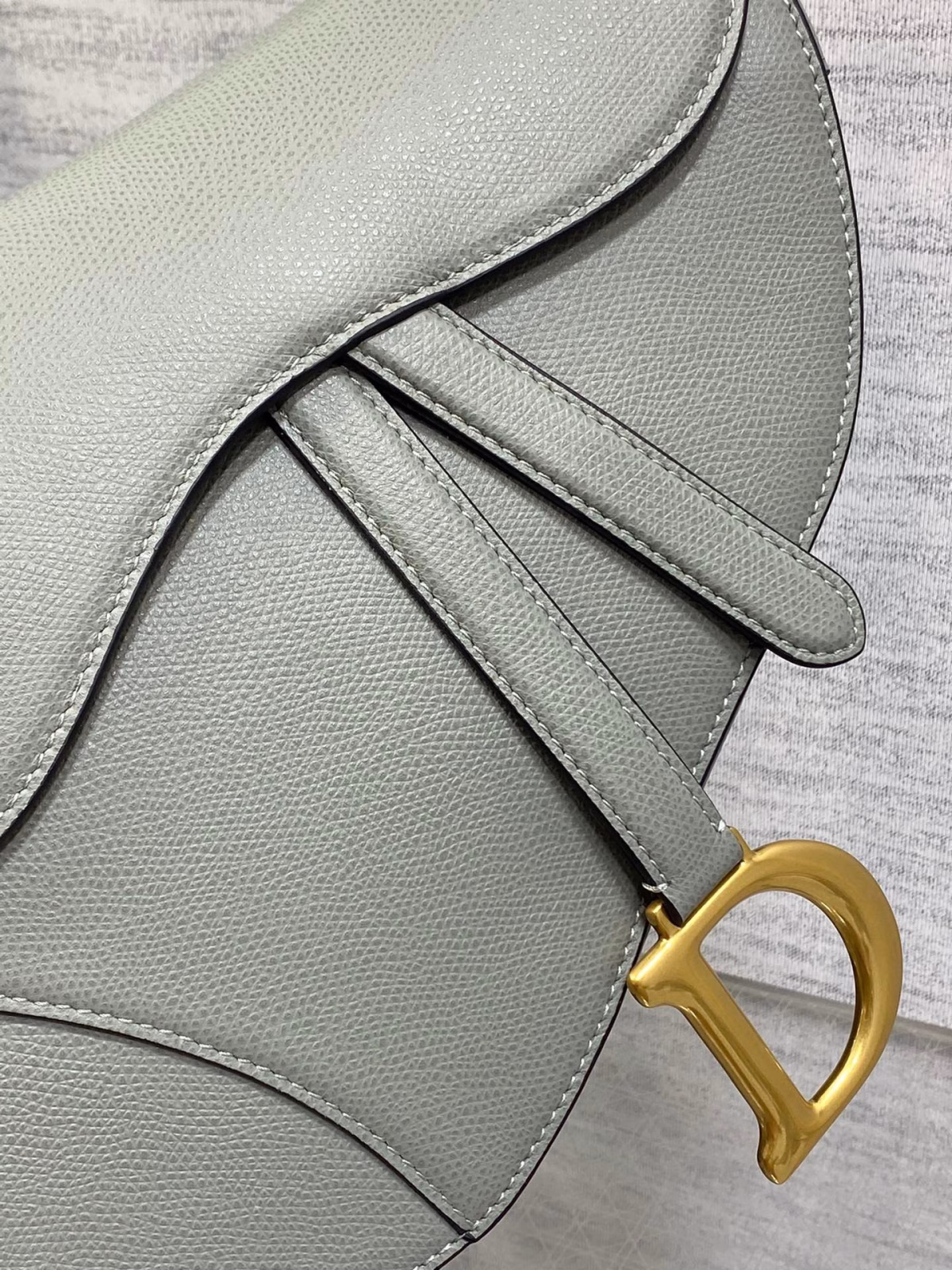 Dior Saddle Bag with Strap in Grey Stone Grained Calfskin - Image 6