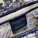 Dior Saddle Bag In Blue Toile de Jouy Embroidery - Image 4
