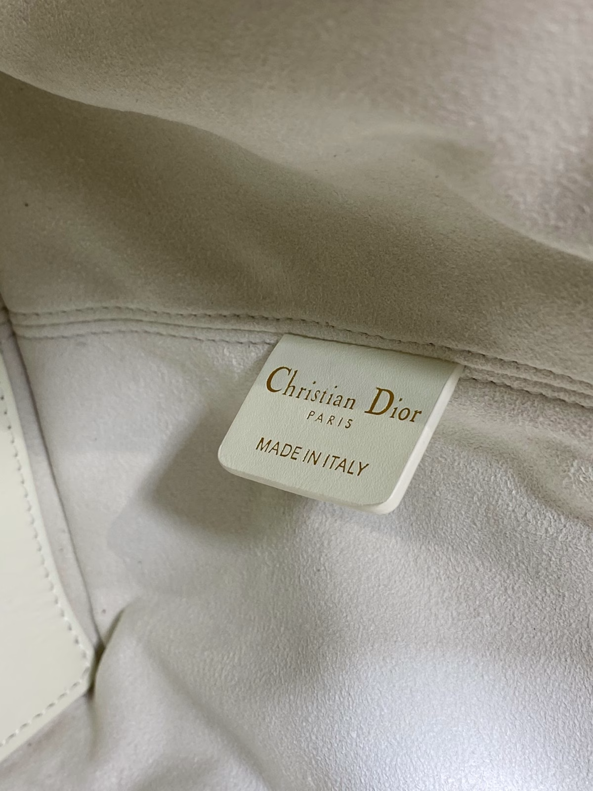 Dior Toujours Medium Bag in White Macrocannage Calfskin - Image 10