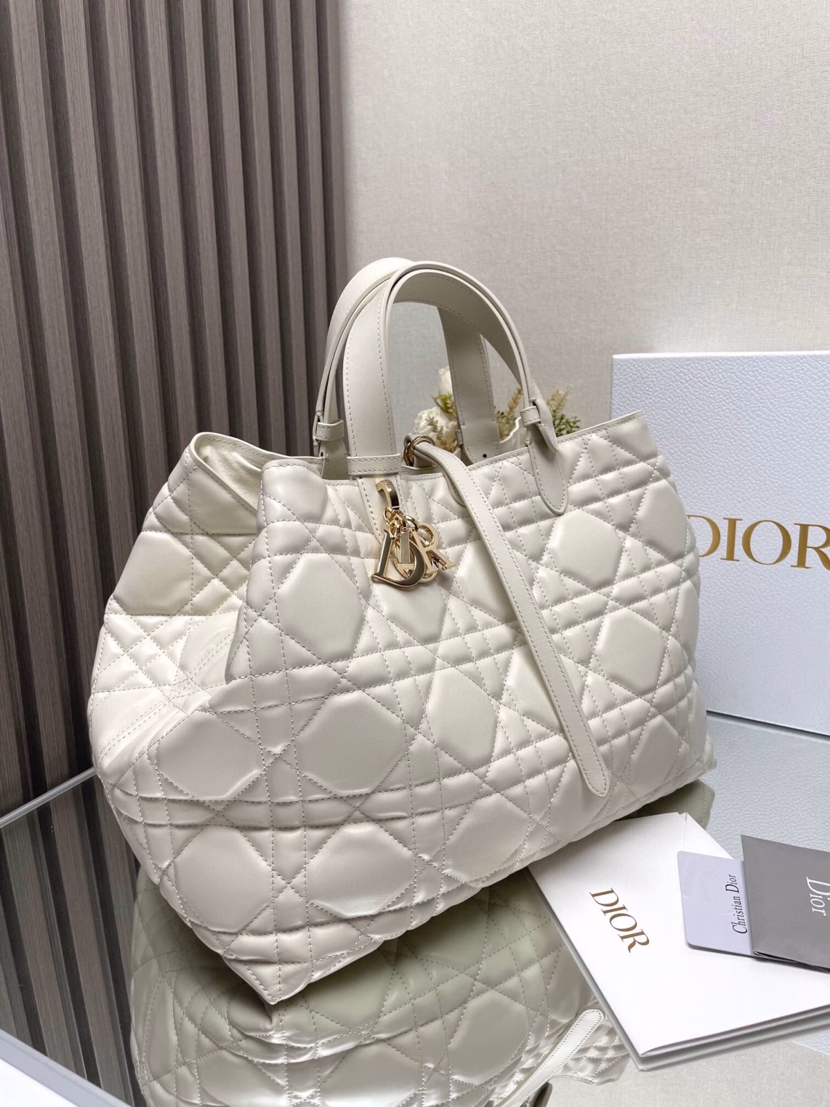 Dior Toujours Large Bag in White Macrocannage Calfskin - Image 6