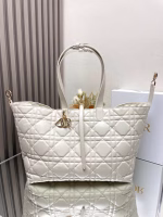 Dior Toujours Large Bag in White Macrocannage Calfskin - Image 4