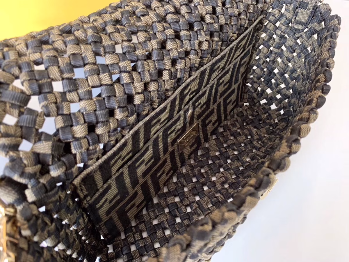 Fendi Baguette Medium Bag In Woven Strips - Image 4