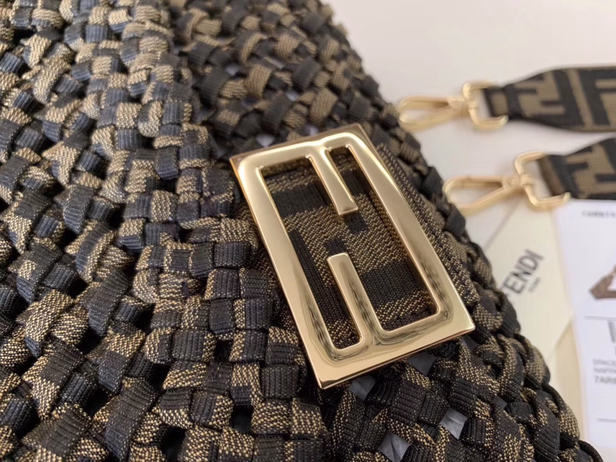 Fendi Baguette Medium Bag In Woven Strips - Image 3