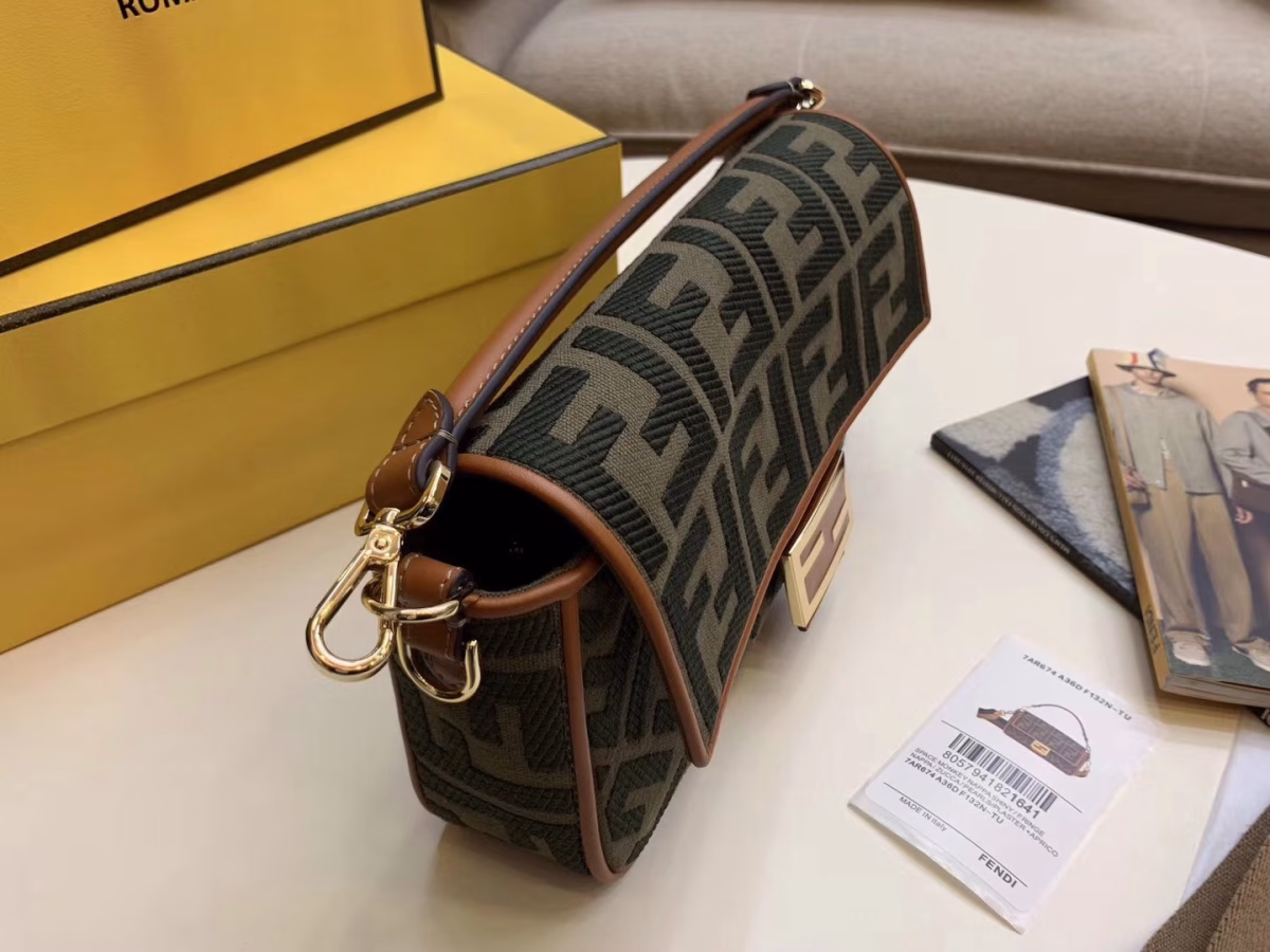 Fendi Baguette Medium Bag In Green Denim - Image 2