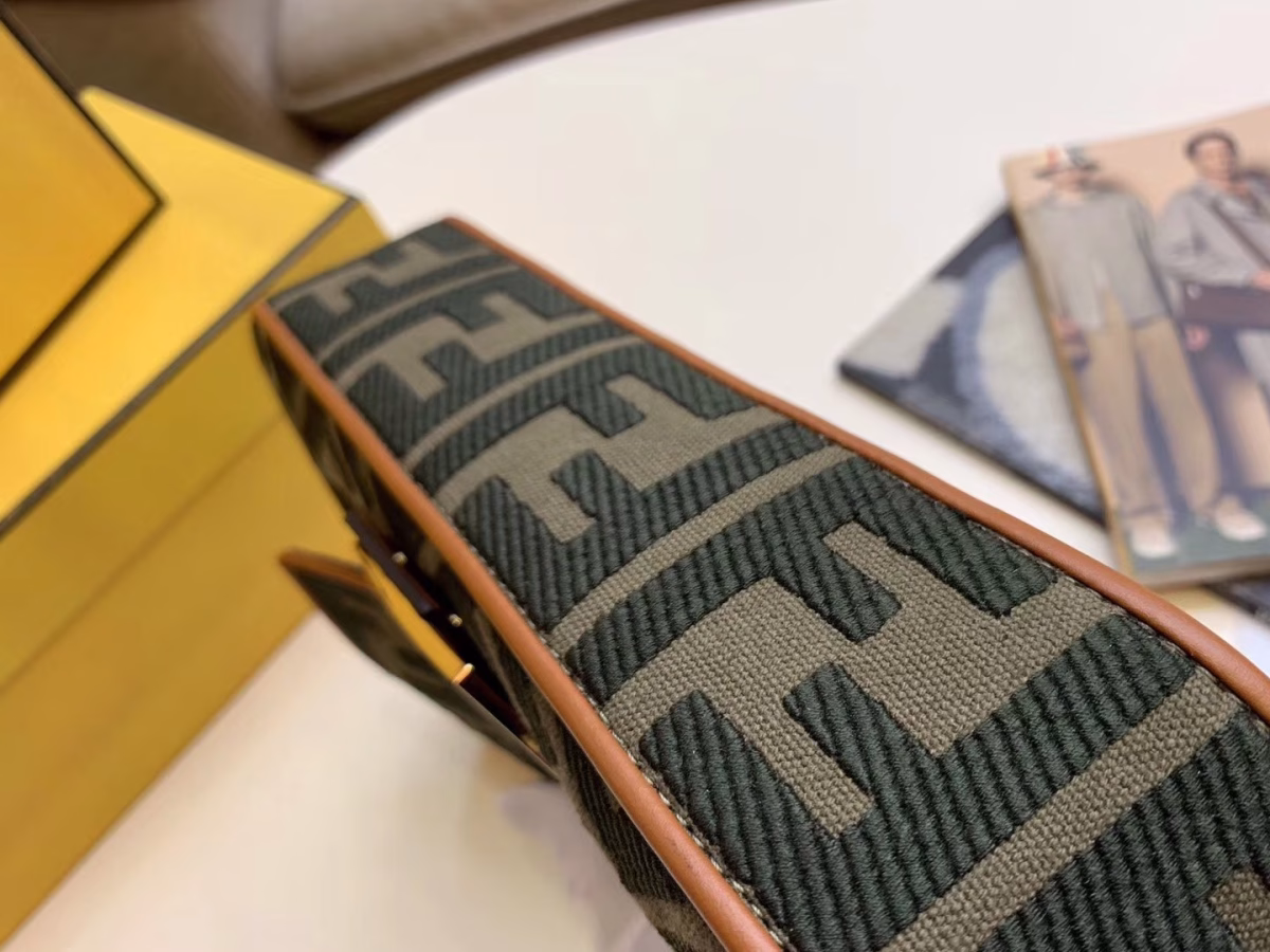 Fendi Baguette Medium Bag In Green Denim - Image 4