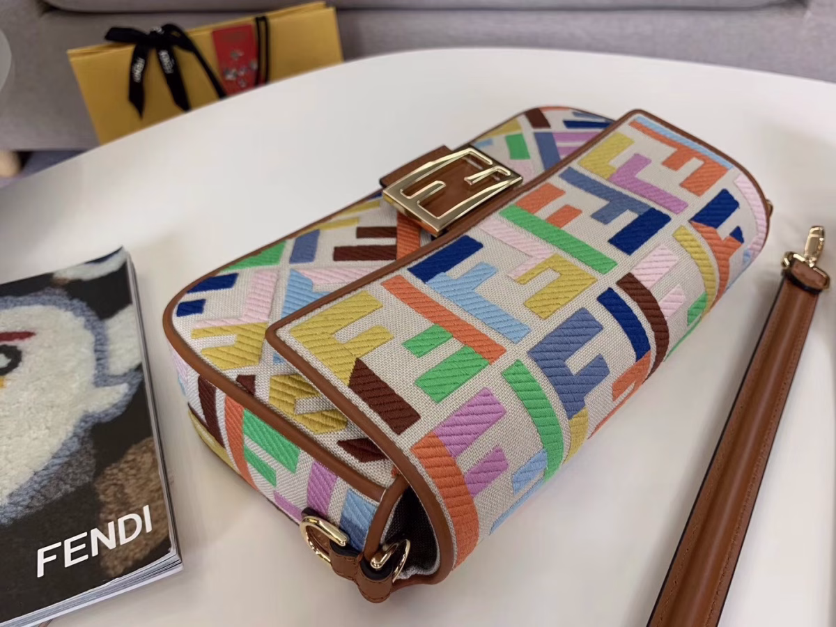 Fendi Baguette Medium Bag In Multicolour Canvas - Image 6