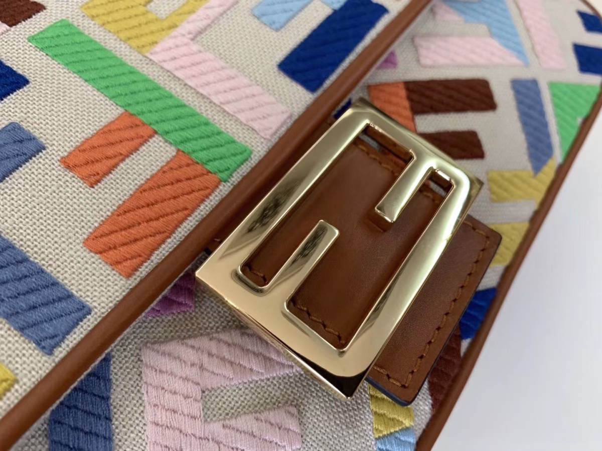 Fendi Baguette Medium Bag In Multicolour Canvas - Image 4