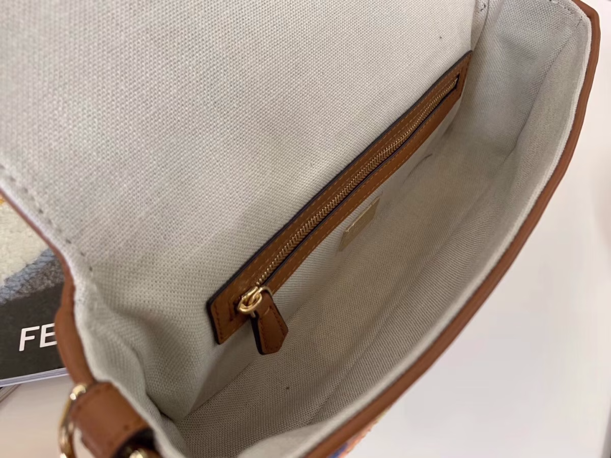 Fendi Baguette Medium Bag In Multicolour Canvas - Image 3