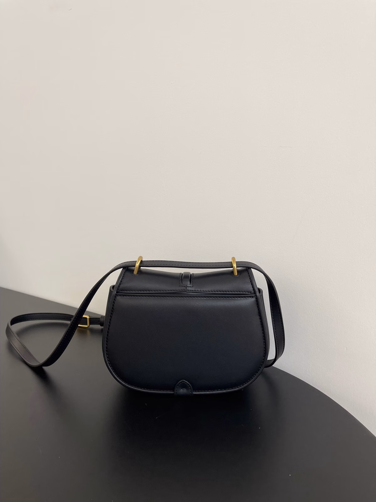Fendi C¡¯mon Small Bag in Black Calfskin - Image 3