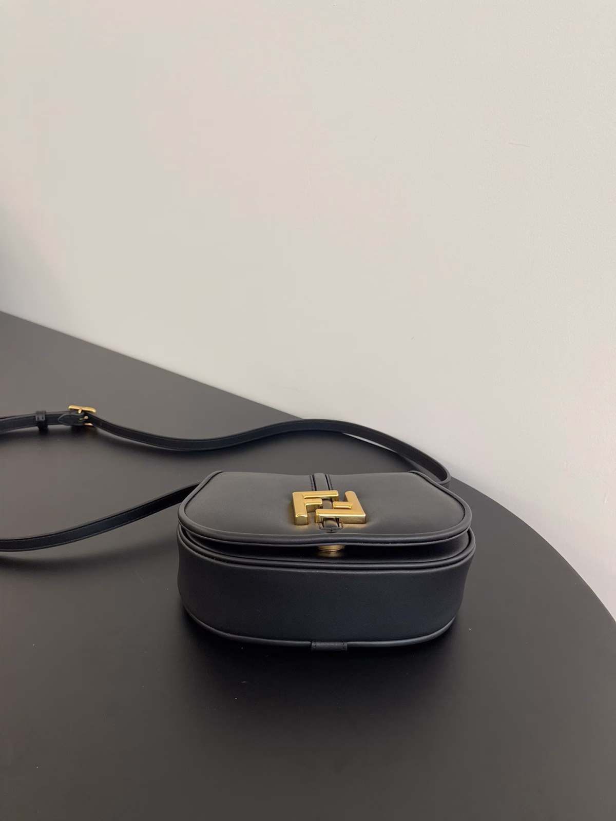 Fendi C¡¯mon Small Bag in Black Calfskin - Image 8