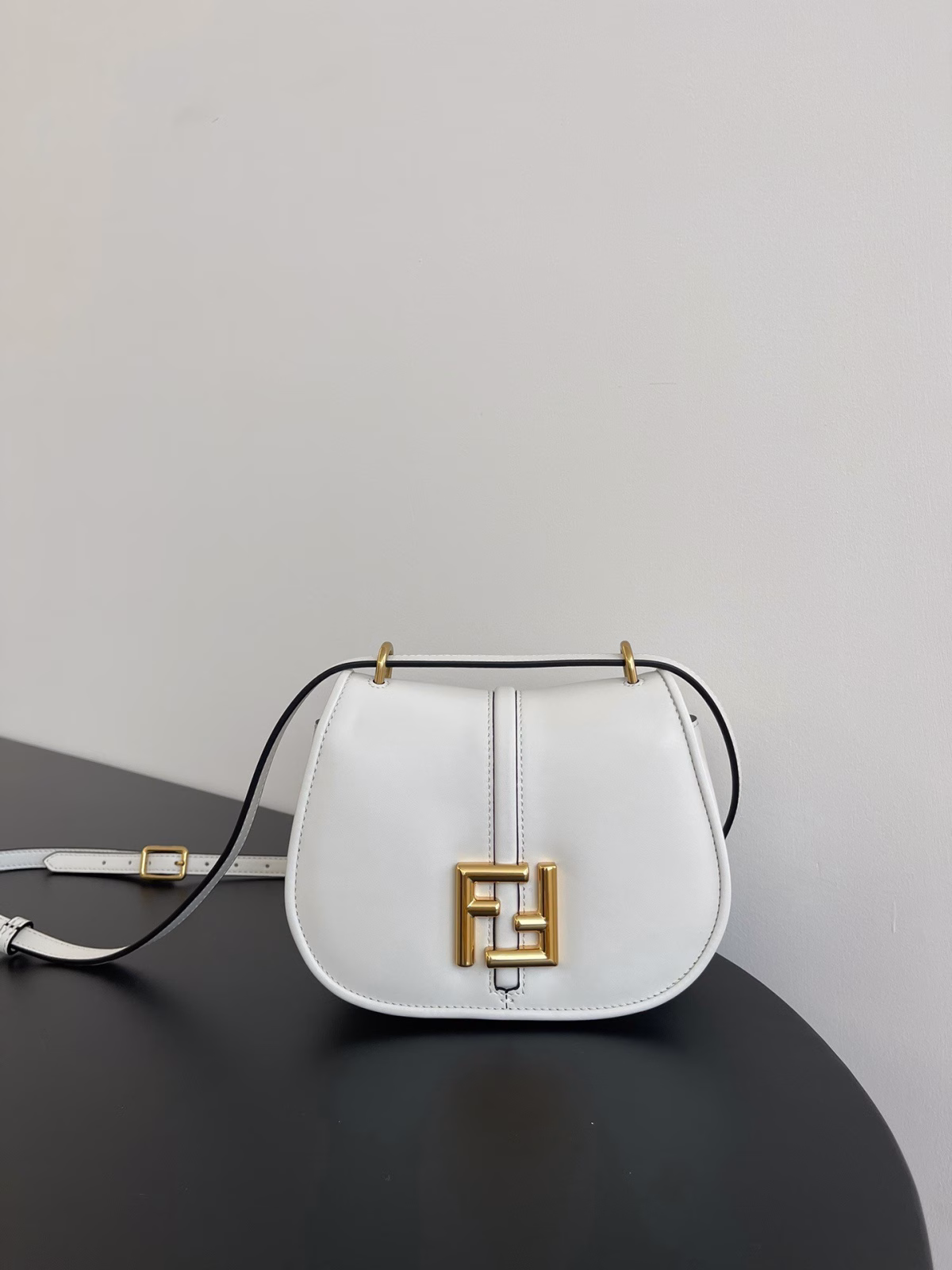Fendi C¡¯mon Small Bag in White Calfskin - Image 4