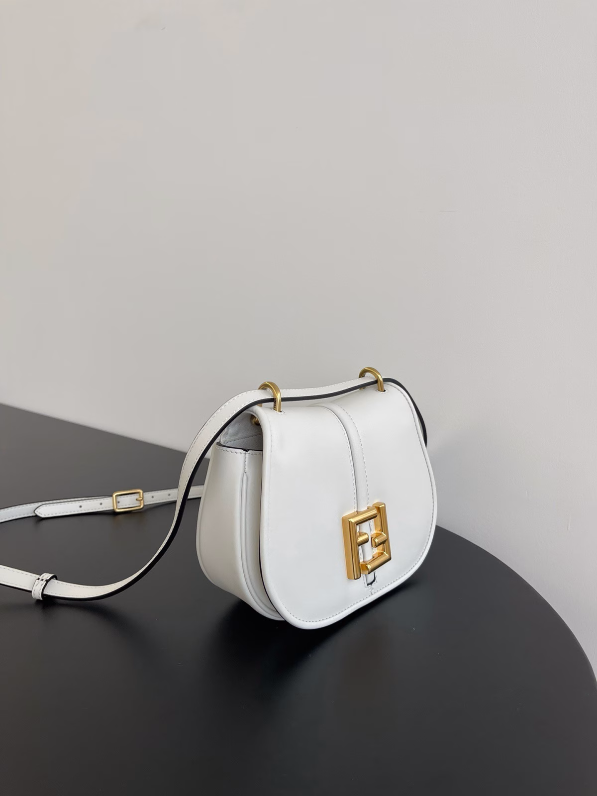 Fendi C¡¯mon Small Bag in White Calfskin - Image 6