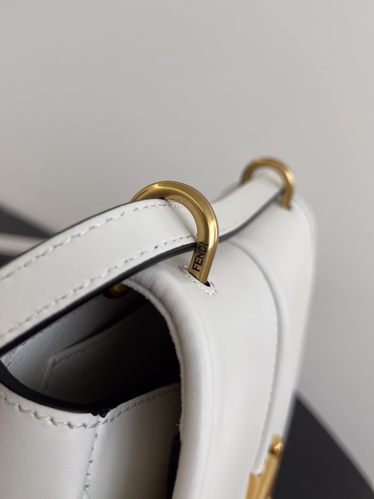 Fendi C¡¯mon Small Bag in White Calfskin - Image 2