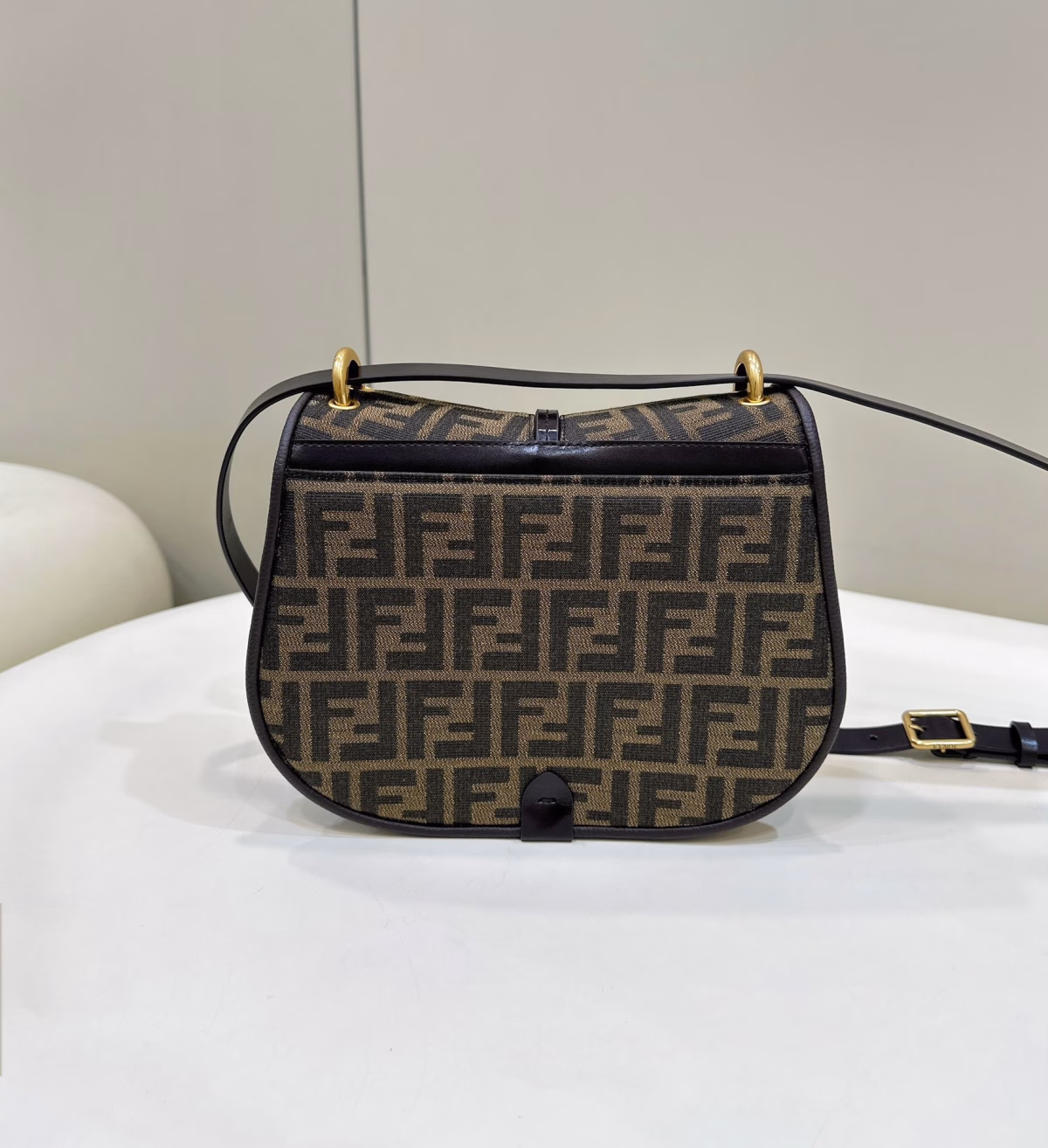 Fendi C¡¯mon Medium Bag in FF Jacquard Fabric and Leather - Image 9