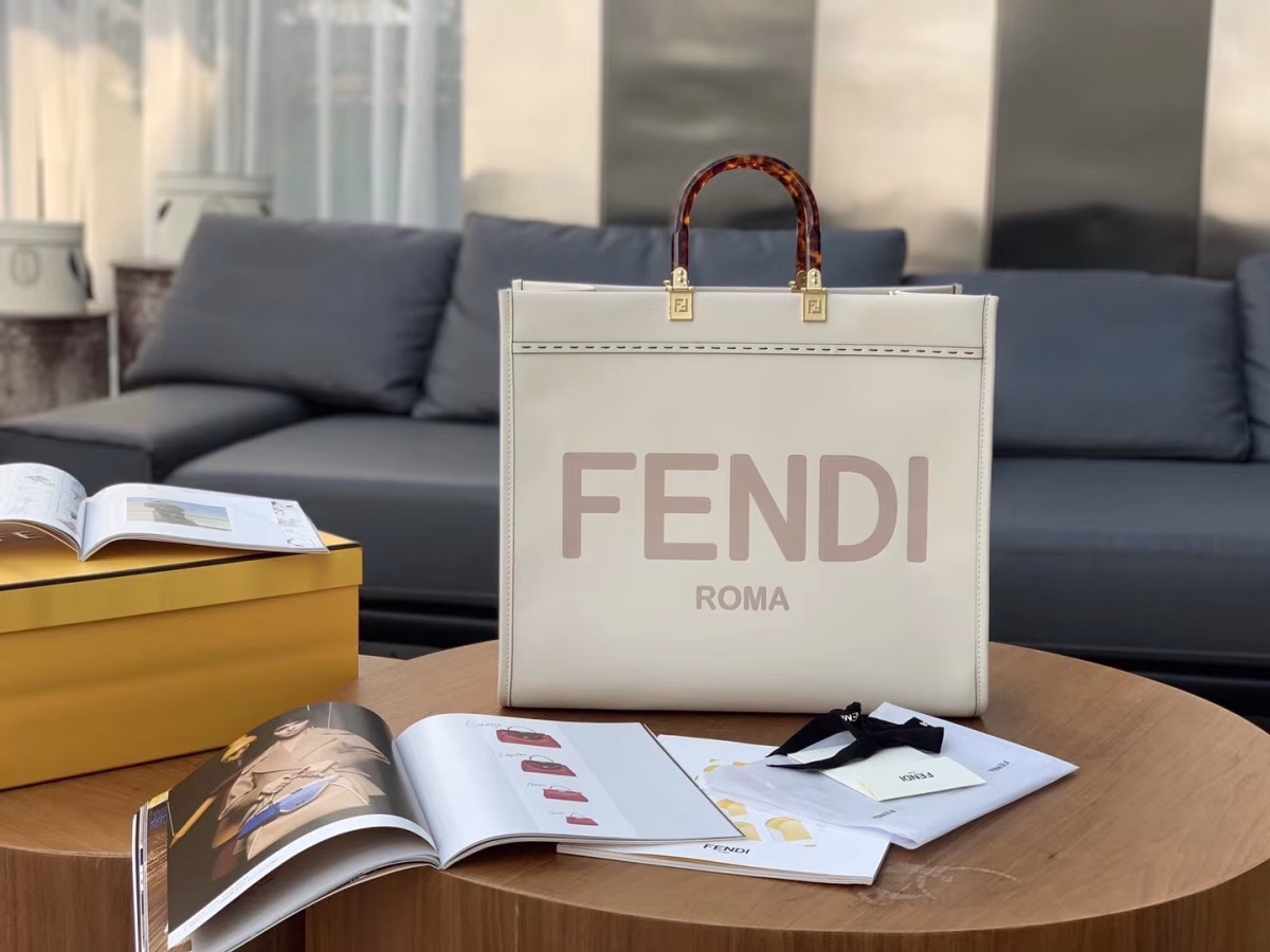 Fendi Sunshine Shopper Bag In White Calfskin - Image 6