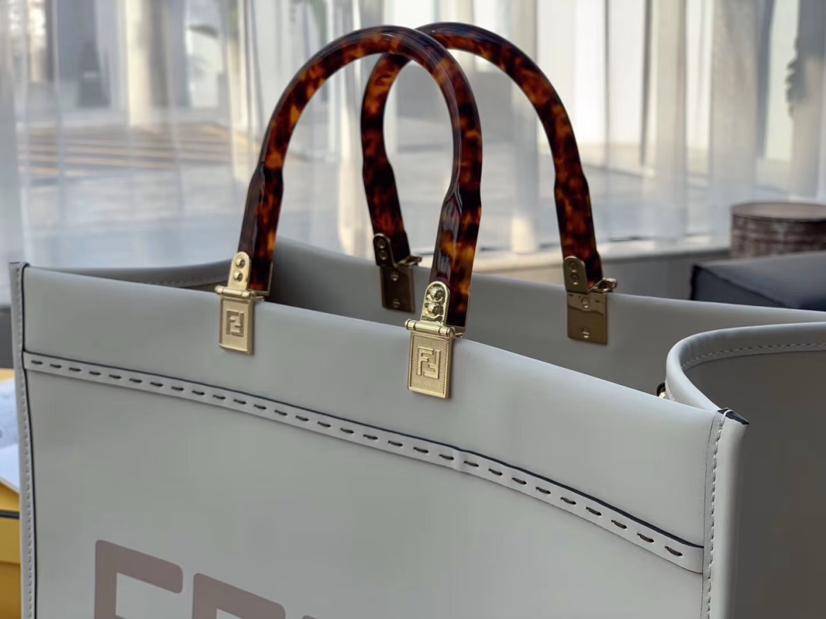 Fendi Sunshine Shopper Bag In White Calfskin - Image 7