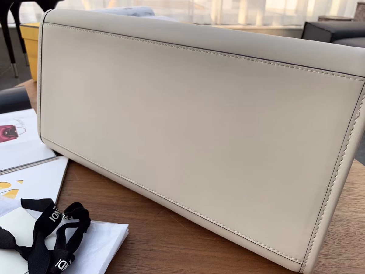 Fendi Sunshine Shopper Bag In White Calfskin - Image 10