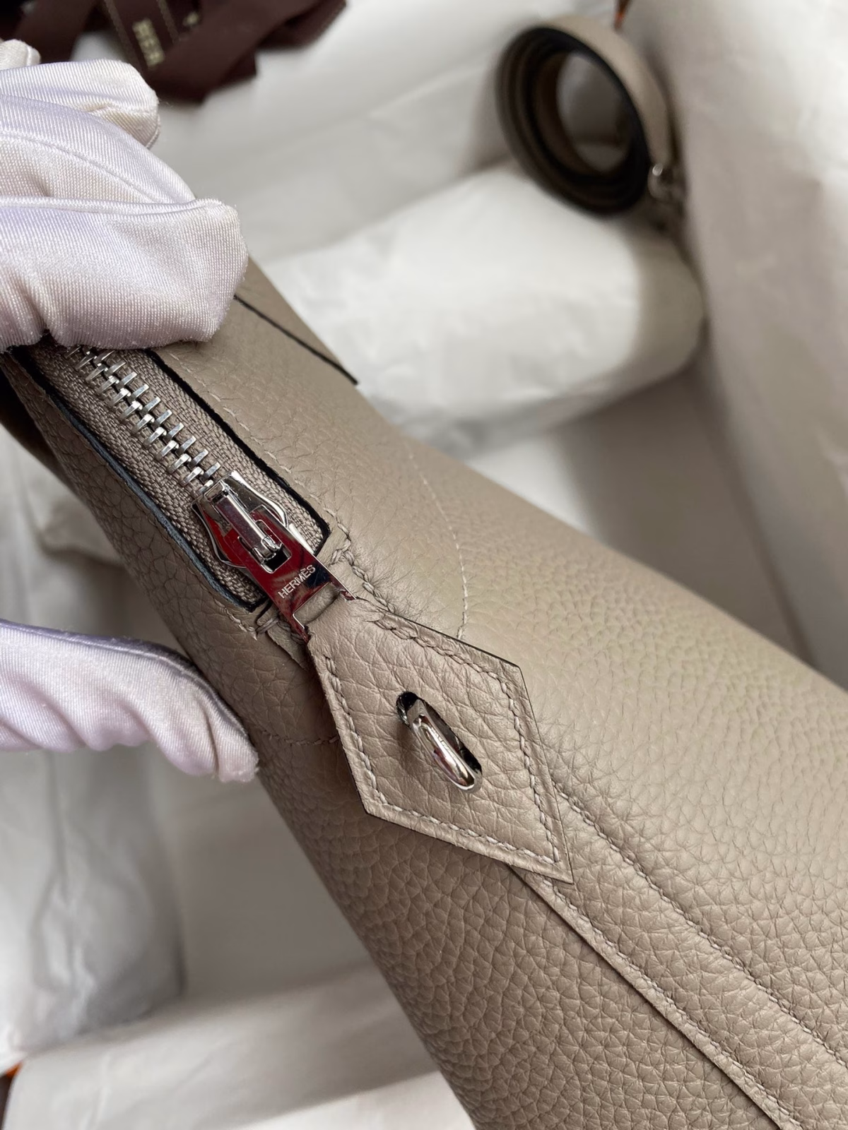 Hermes Bolide 1923 31 Handmade Bag In Gris Asphalt Clemence Leather - Image 4