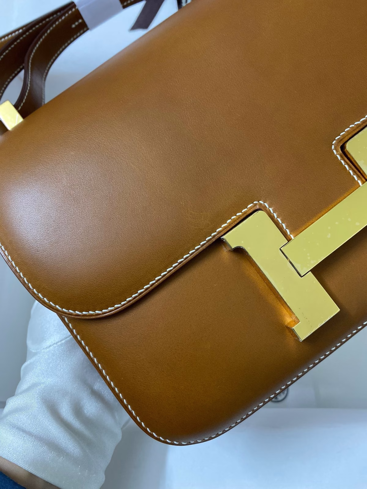 Hermes Constance 24 Handmade Bag In Gold Barenia Calfskin - Image 9
