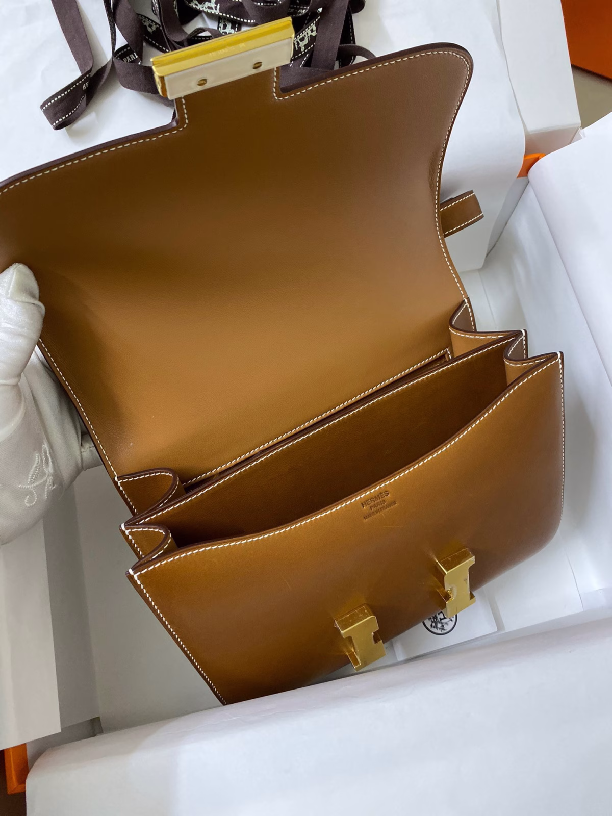 Hermes Constance 24 Handmade Bag In Gold Barenia Calfskin - Image 4