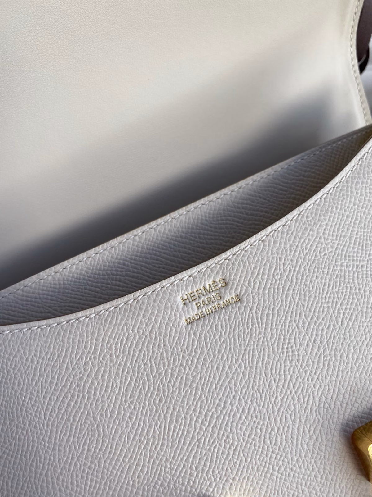 Hermes Constance 24 Handmade Bag In Craie Epsom Calfskin - Image 3