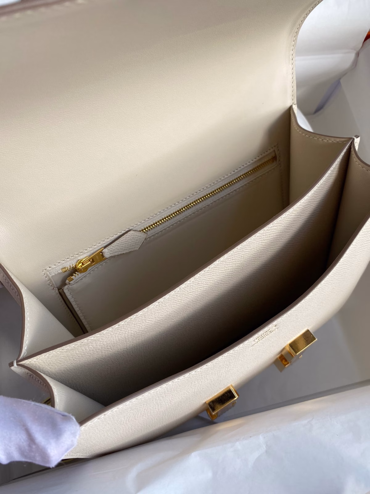Hermes Constance 24 Handmade Bag In Craie Epsom Calfskin - Image 4
