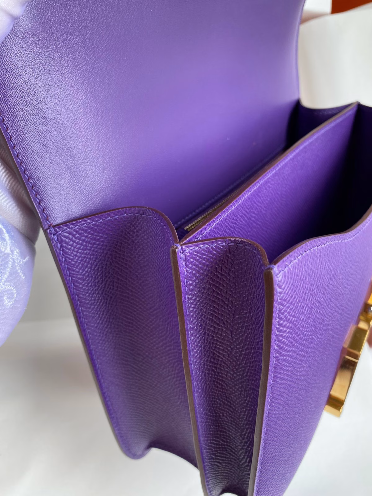 Hermes Constance 24 Handmade Bag In Crocus Epsom Calfskin - Image 4