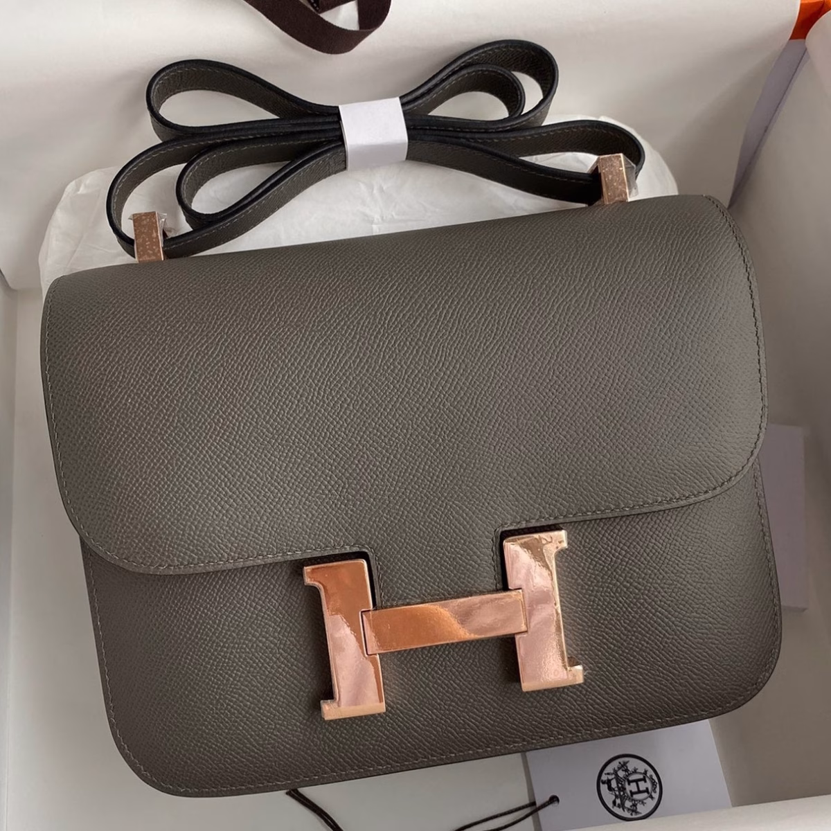 Hermes Constance 24 Handmade Bag In Etain Epsom Calfskin - Image 1