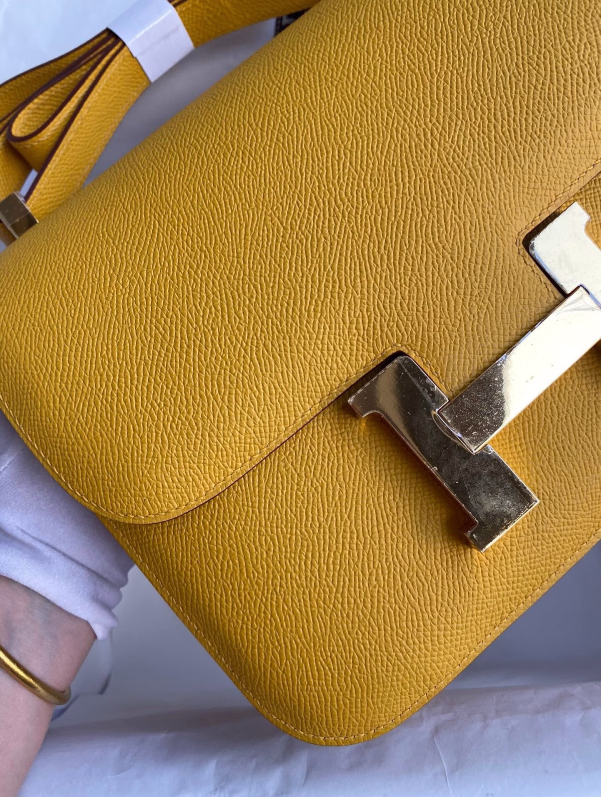 Hermes Constance 24 Handmade Bag In Jaune Ambre Epsom Calfskin - Image 8