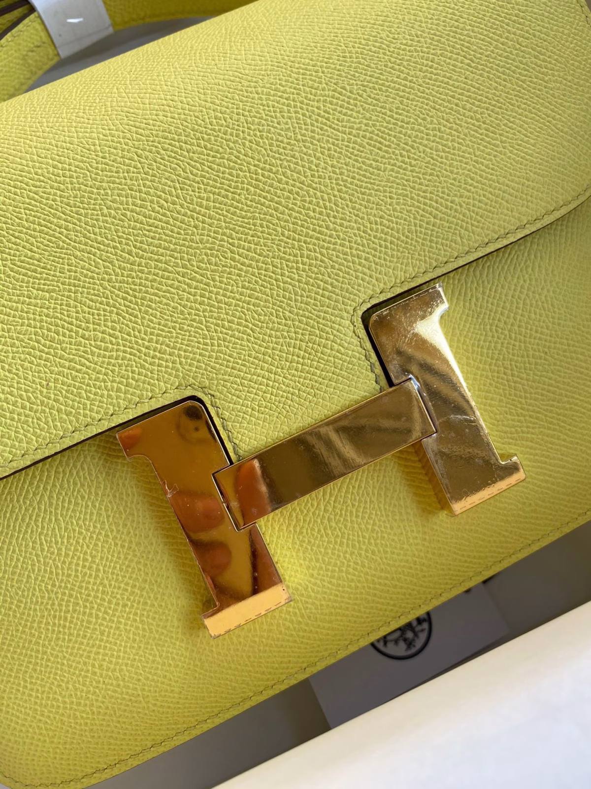 Hermes Constance 24 Handmade Bag In Lime Epsom Calfskin - Image 7