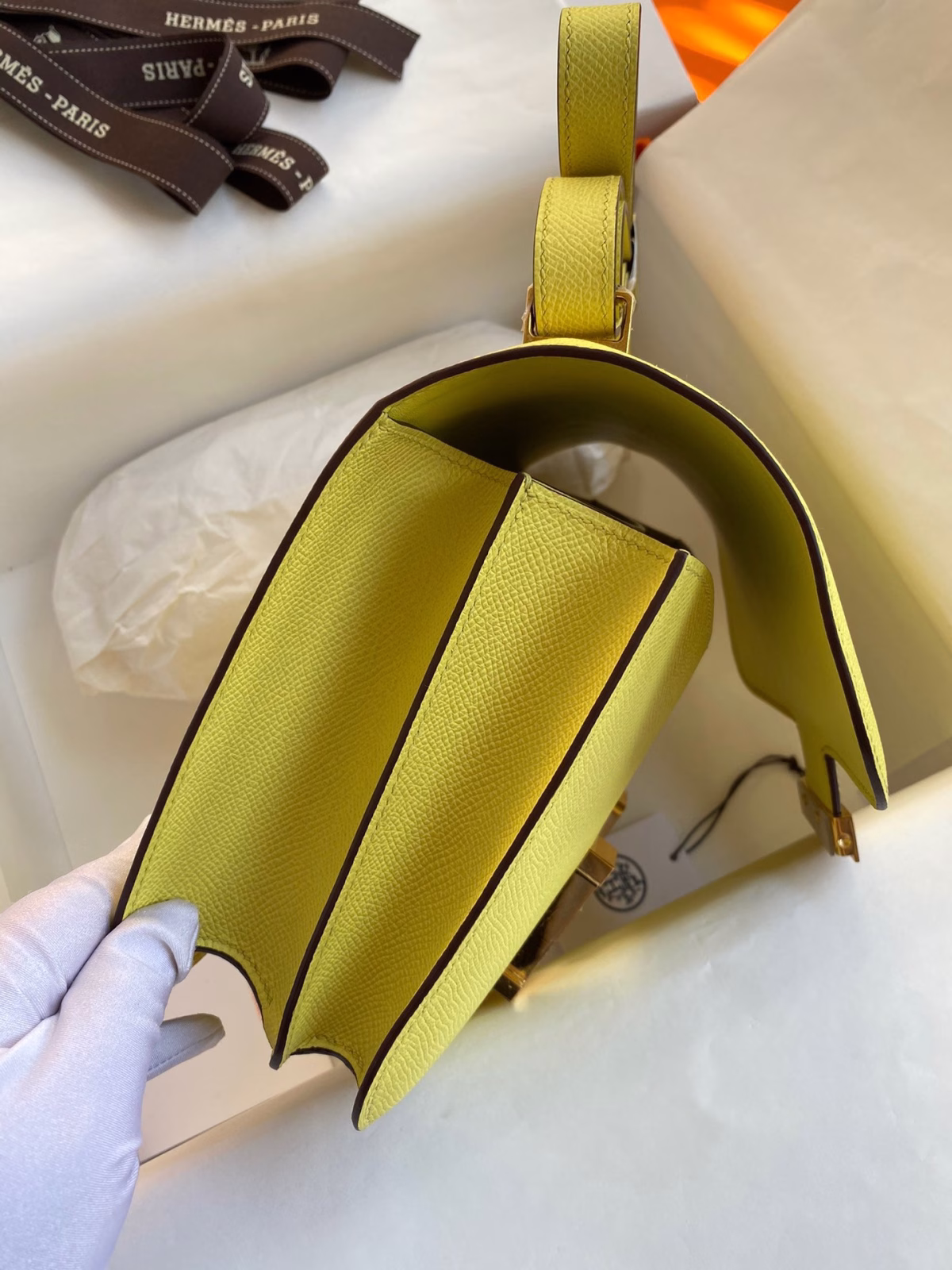 Hermes Constance 24 Handmade Bag In Lime Epsom Calfskin - Image 9