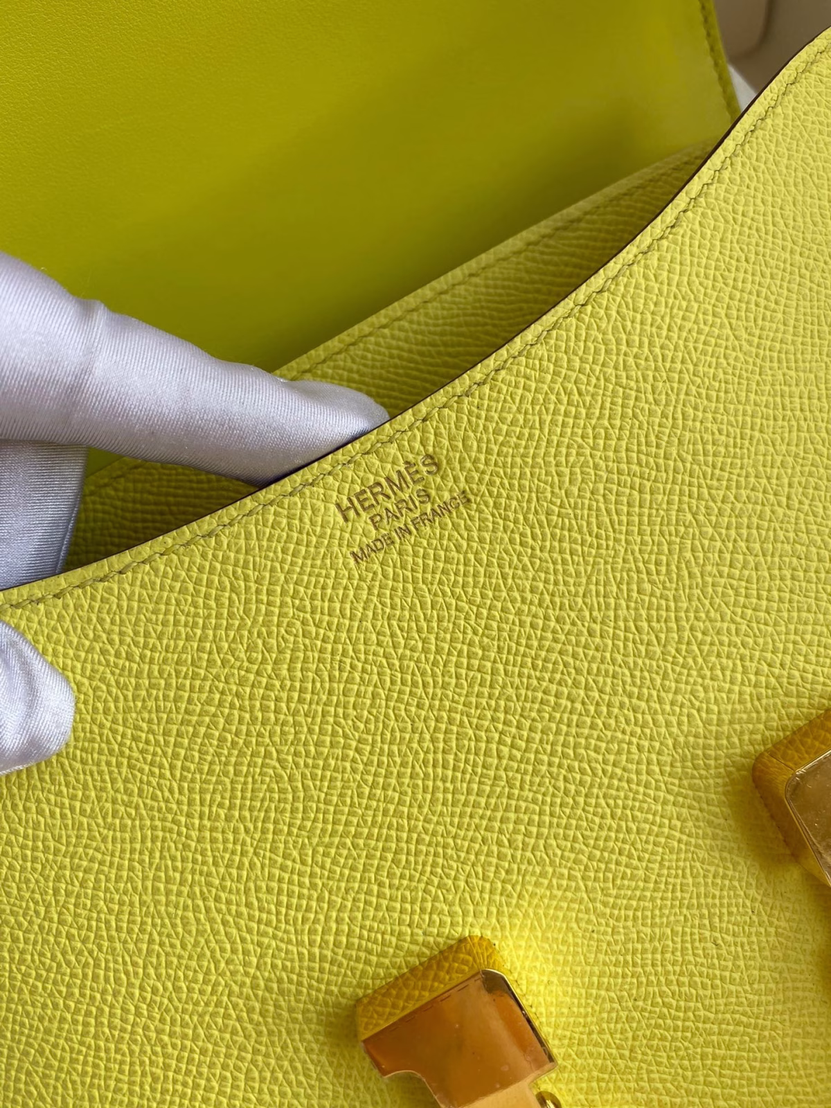 Hermes Constance 24 Handmade Bag In Lime Epsom Calfskin - Image 3