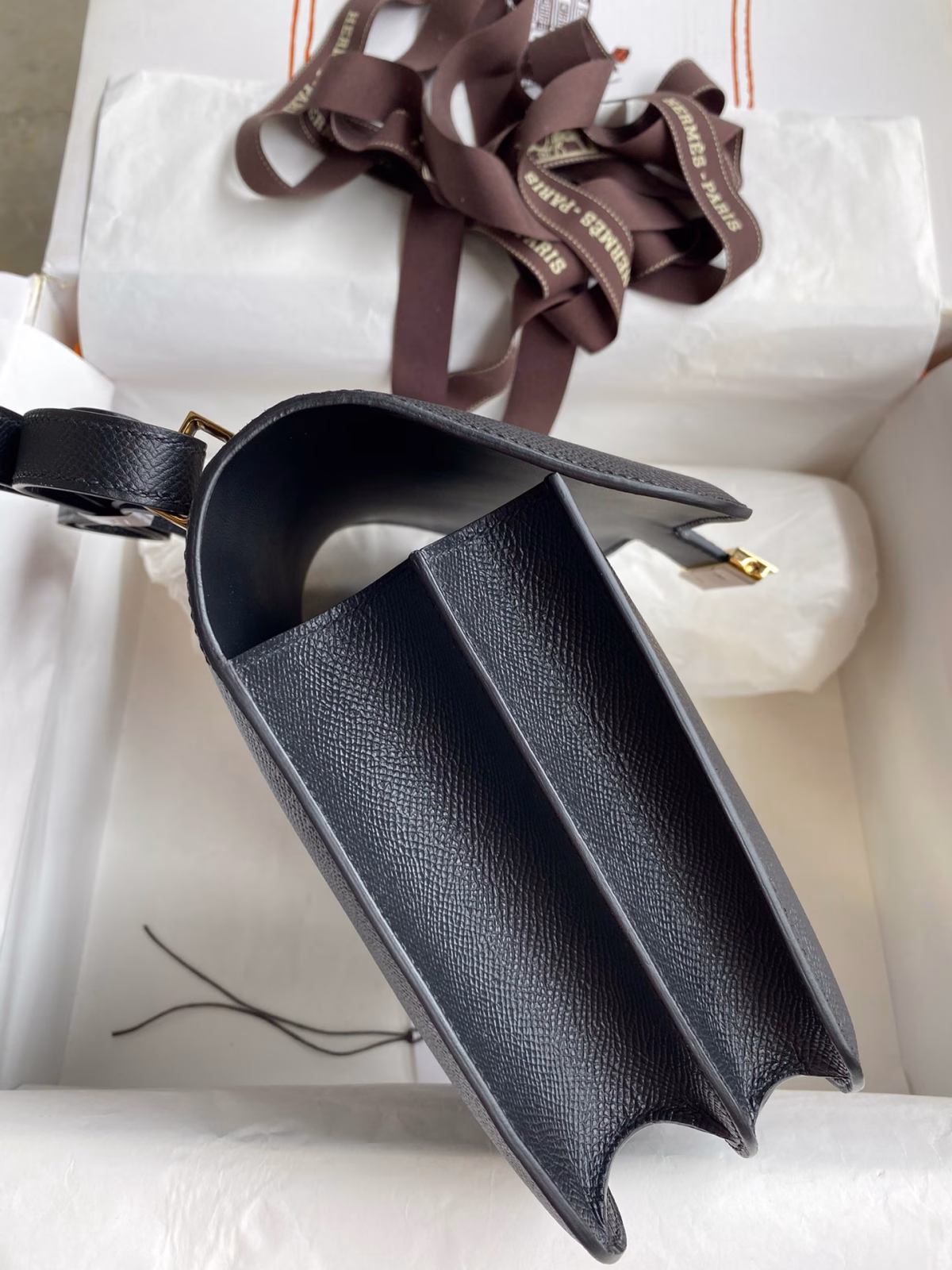 Hermes Constance 24 Handmade Bag In Black Epsom Calfskin - Image 7