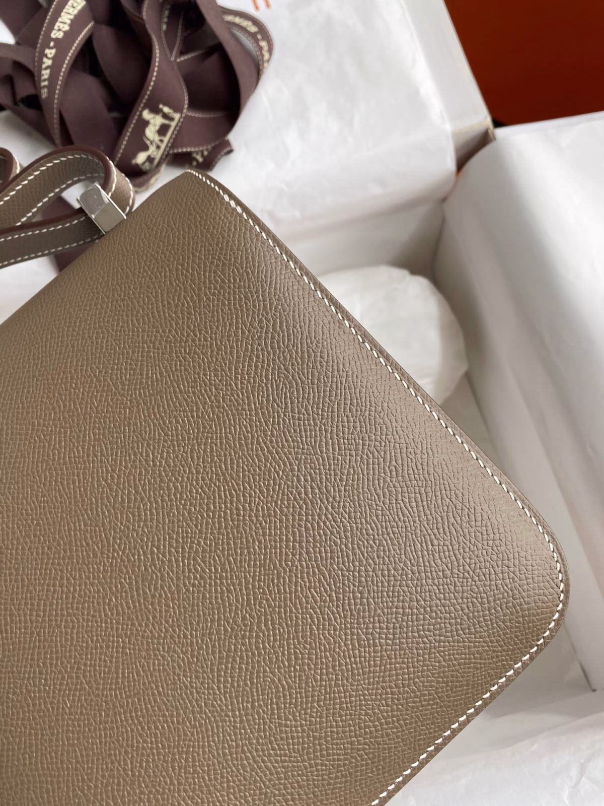 Hermes Constance 24 Handmade Bag In Taupe Epsom Calfskin - Image 9