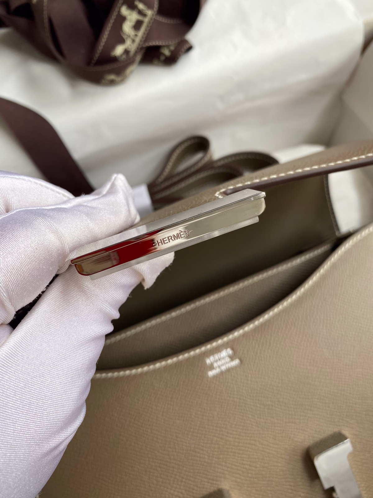 Hermes Constance 24 Handmade Bag In Taupe Epsom Calfskin - Image 5