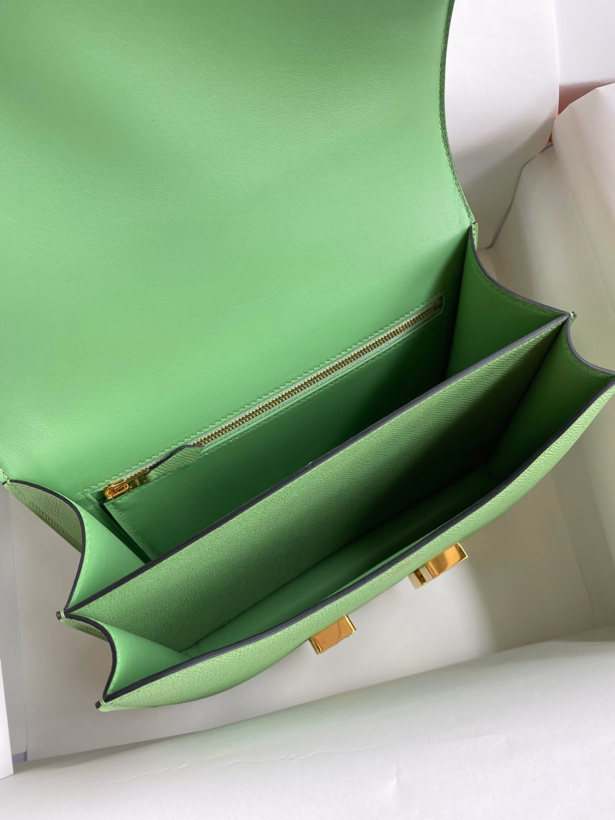 Hermes Constance 24 Handmade Bag In Vert Criquet Epsom Calfskin - Image 3