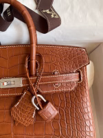 Hermes Birkin 25 Retourne Handmade Bag In Gold Matte Alligator Leather - Image 7