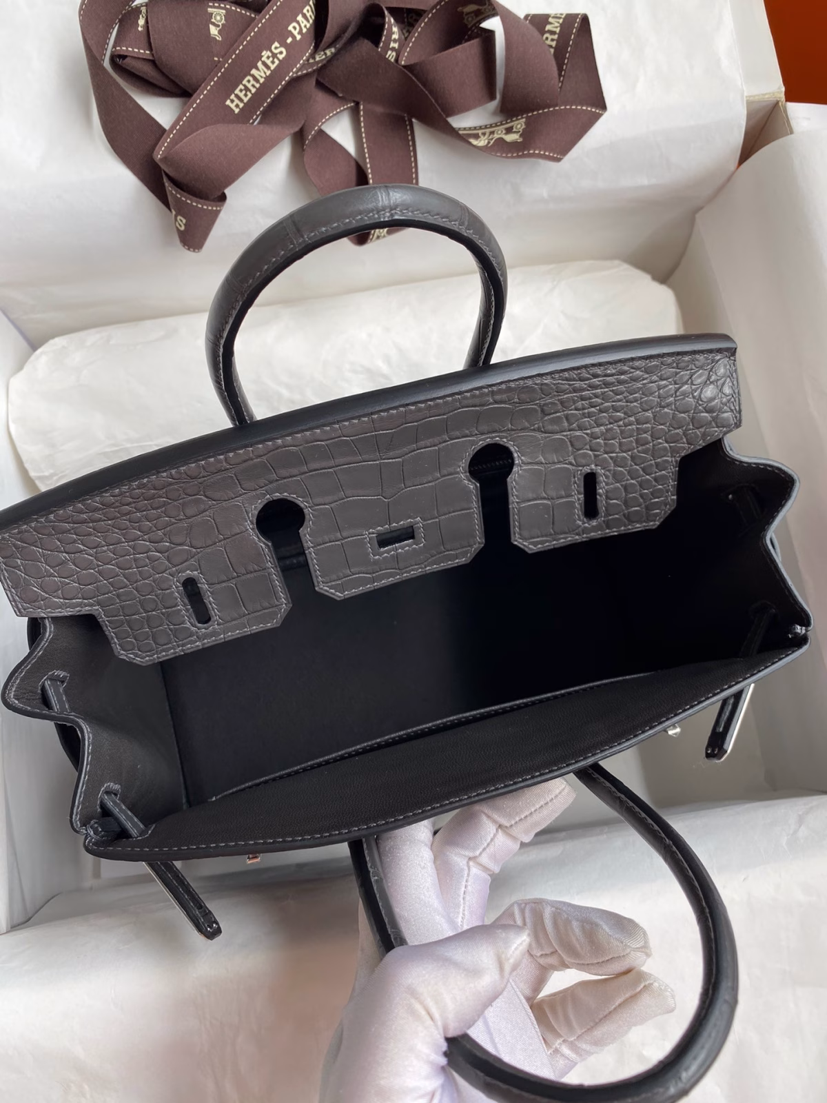 Hermes Birkin 25 Retourne Handmade Bag In Graphite Matte Alligator Leather - Image 3