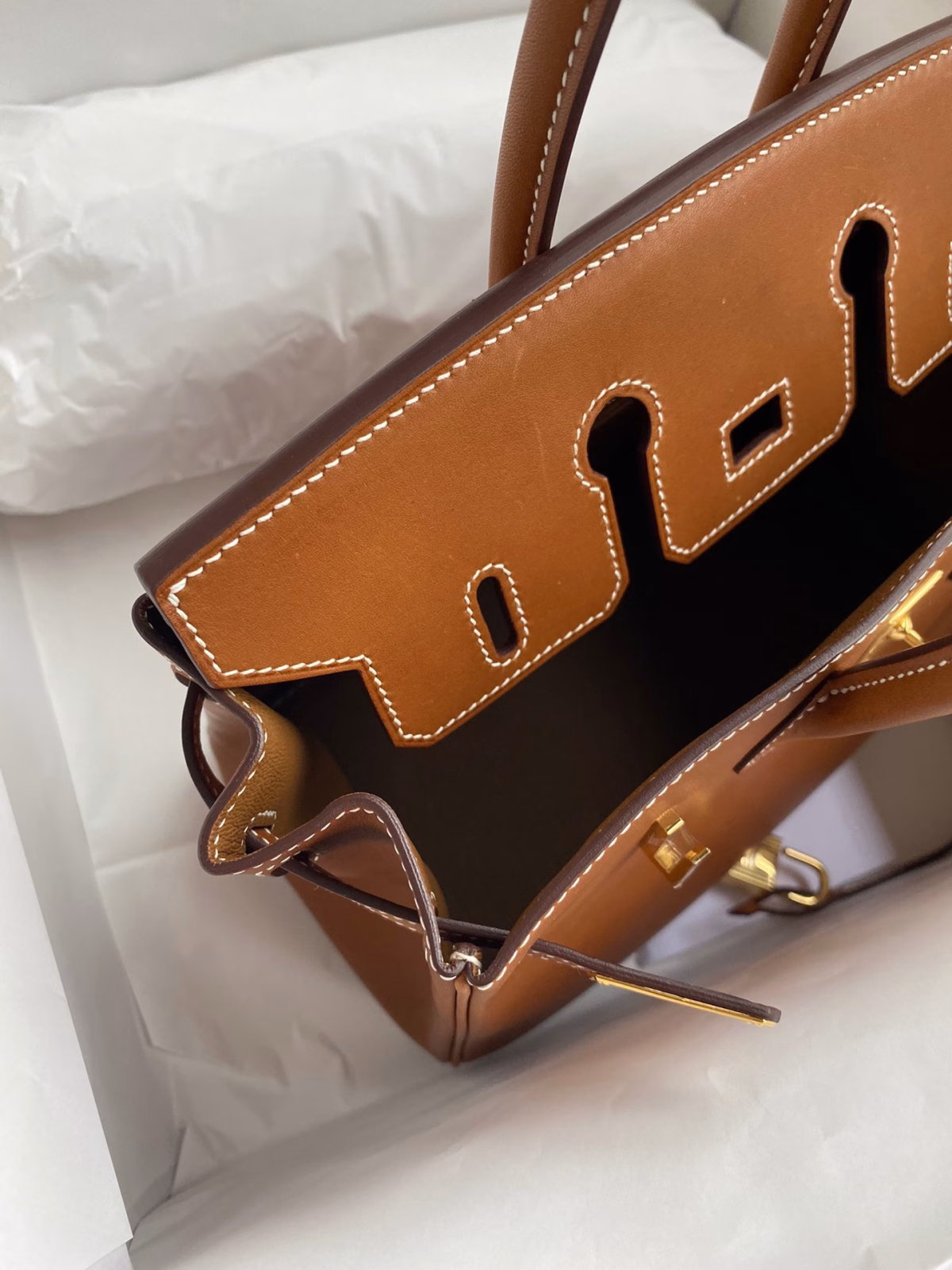 Hermes Birkin 25 Retourne Handmade Bag In Gold Barenia Calfskin - Image 2